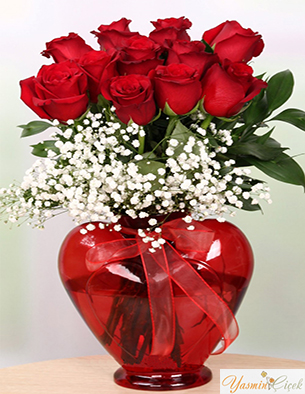Kalp Vazoda Kırmızı Gül Aranjmanı